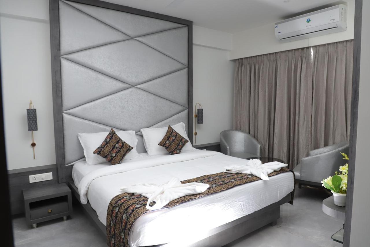 Shikin Hotels นาวีมุมไบ ภายนอก รูปภาพ